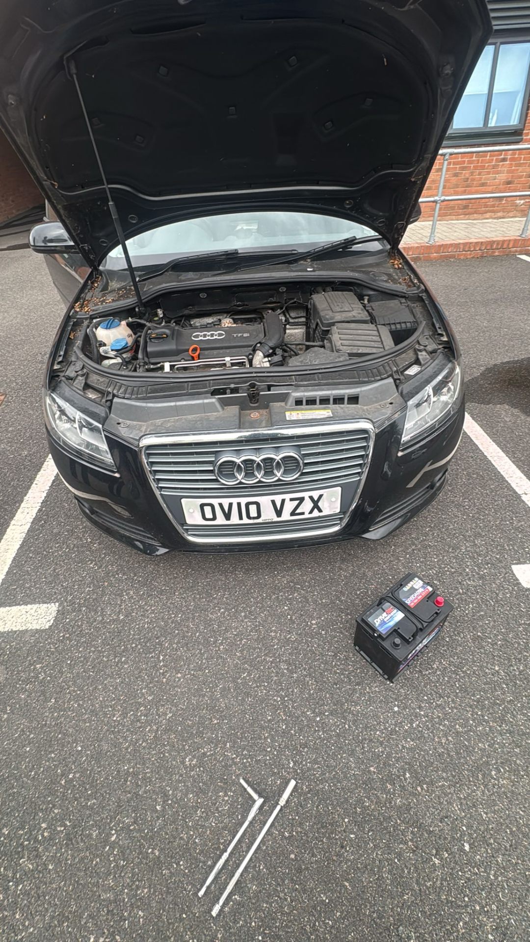 Mobile car battery replacement in Warwick UK on-site fitting service